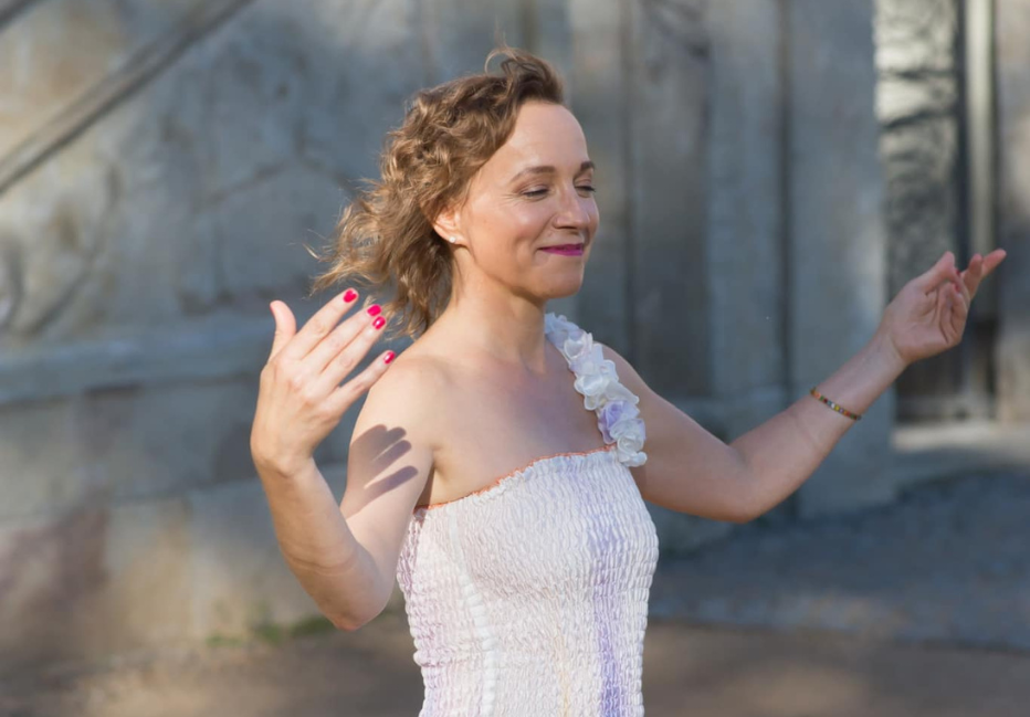 Urvaná ze řetězu taneční improvizace, Eliška Králová